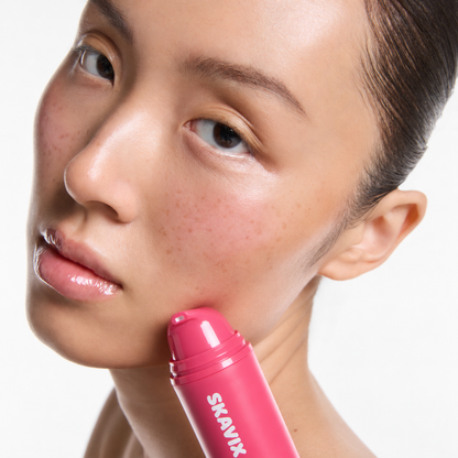 Skavix color-adapting foundation